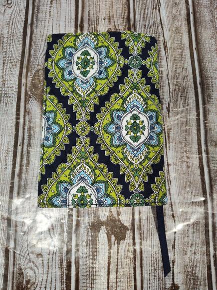 Vera Bradley Cambridge Paperback Book or Planner Cover Retired - Picture 2 of 8